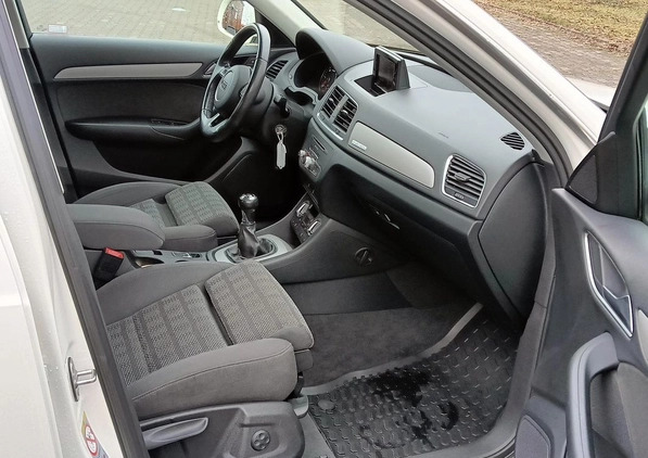 Audi Q3 cena 56000 przebieg: 233047, rok produkcji 2012 z Bielawa małe 596